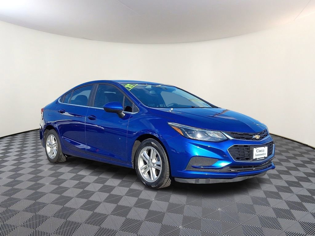 Used 2017 Chevrolet Cruze LT