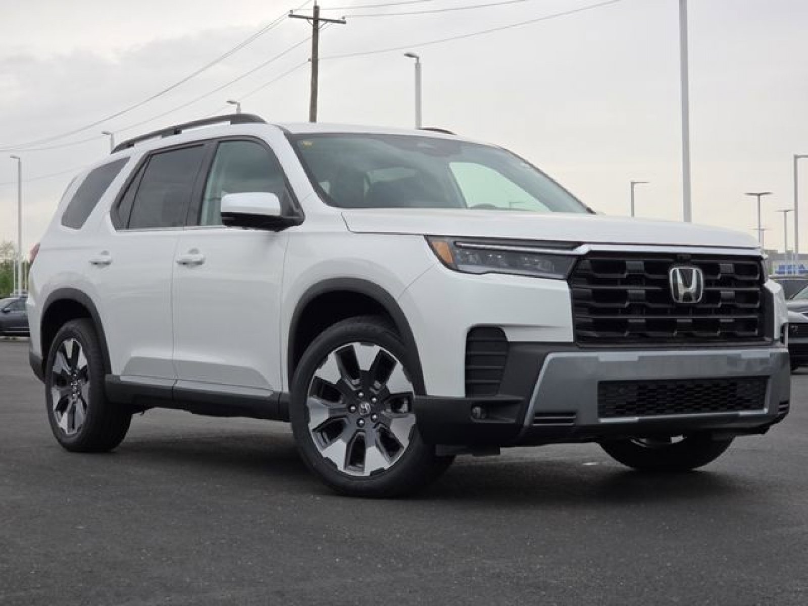 New 2026 Honda Pilot Touring image 2
