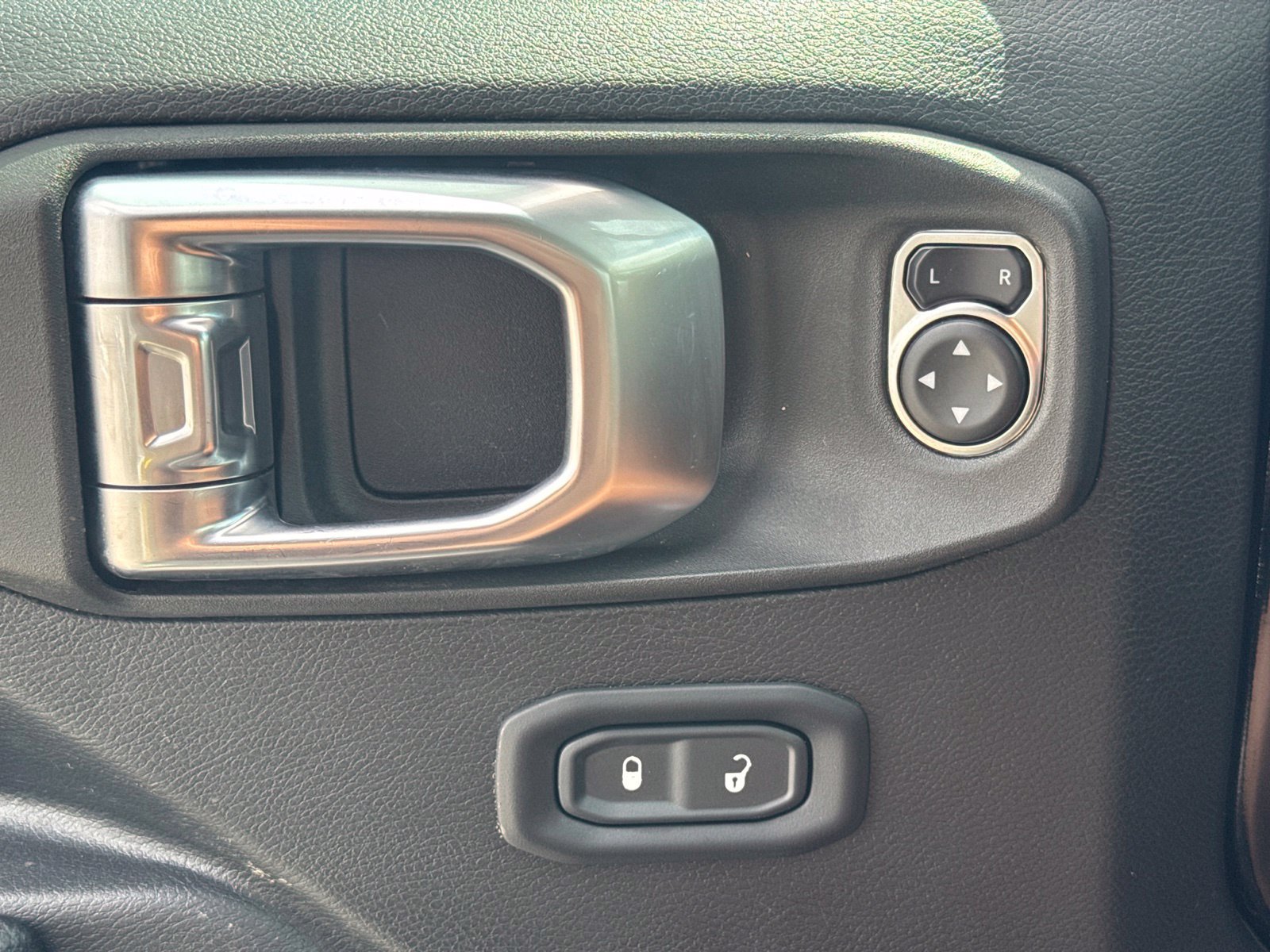 Used 2023 Jeep Gladiator Sport AWD/4WD image 20