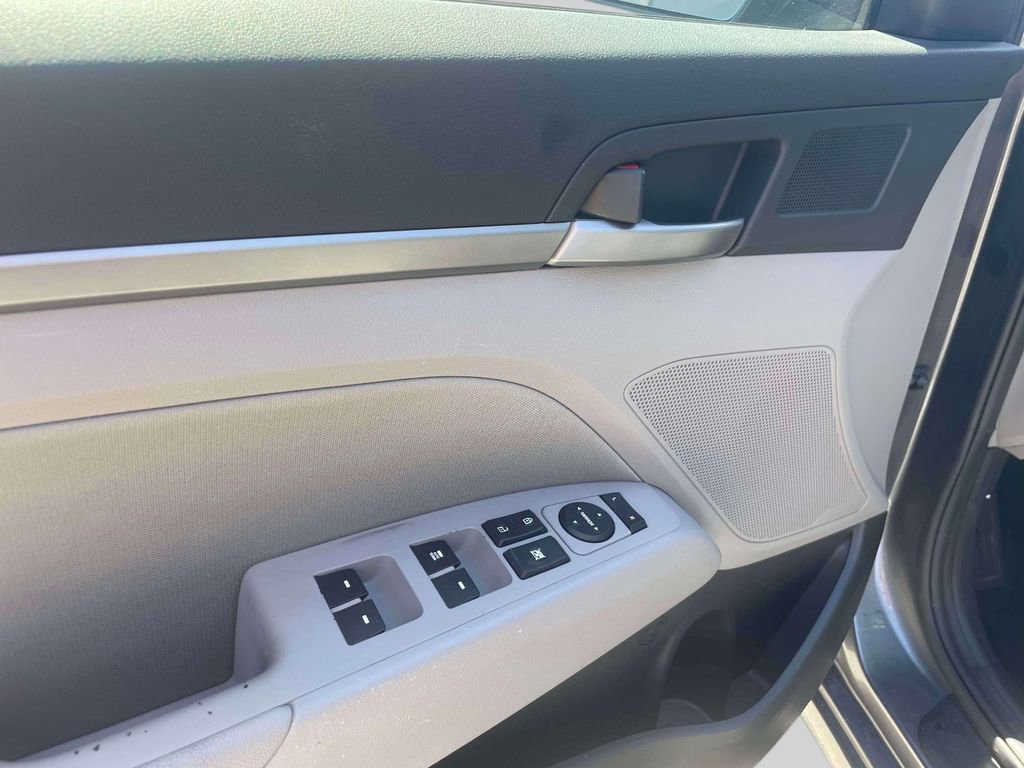 Used 2018 Hyundai Elantra SEL FWD image 17