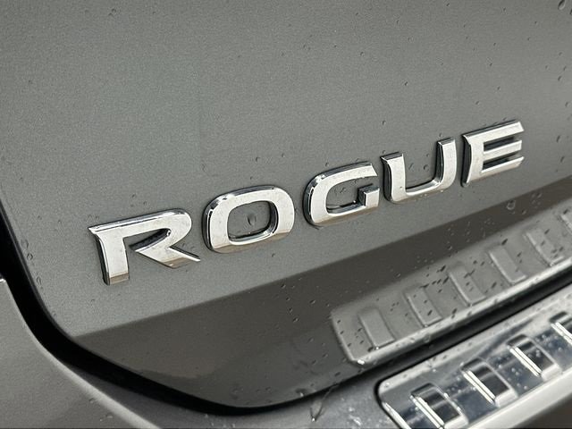 Used 2015 Nissan Rogue SV w/ SV Premium Package image 29