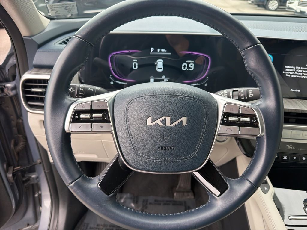 Used 2024 Kia Telluride EX w/ EX Captain's Chair Package image 18