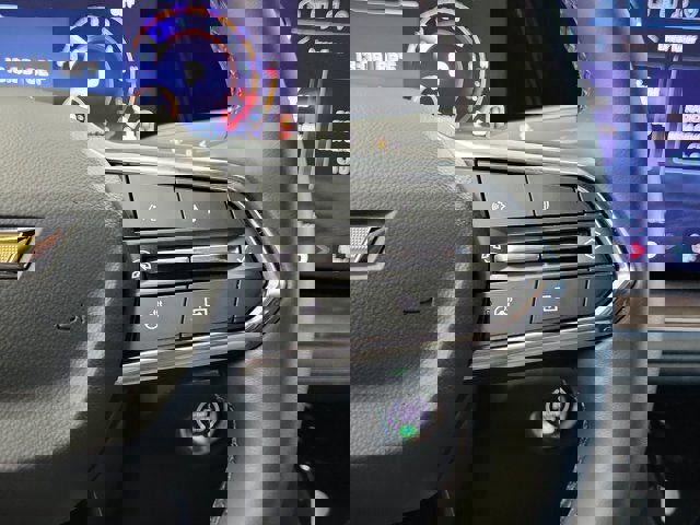 Used 2025 Chevrolet Suburban LT w/ Comfort Package image 25