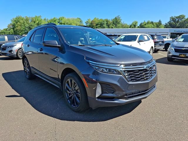 Used 2023 Chevrolet Equinox RS AWD/4WD image 2