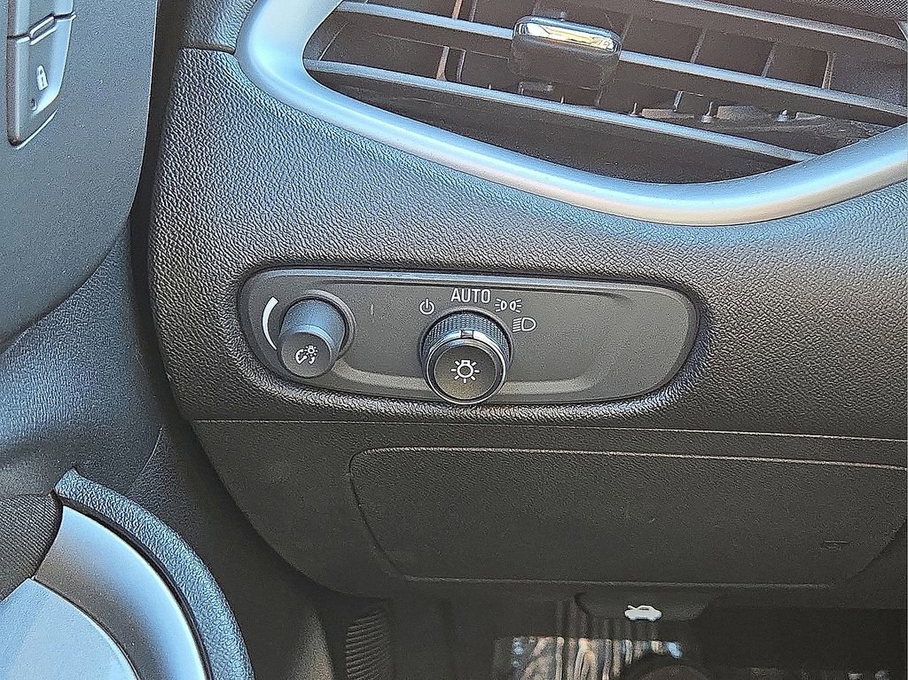 Used 2023 Chevrolet Malibu LT image 25