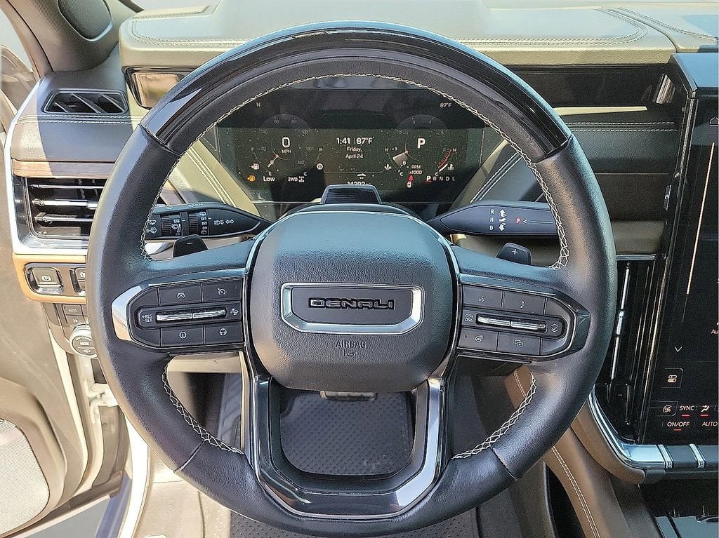 Used 2025 GMC Yukon XL Denali Ultimate AWD/4WD image 16