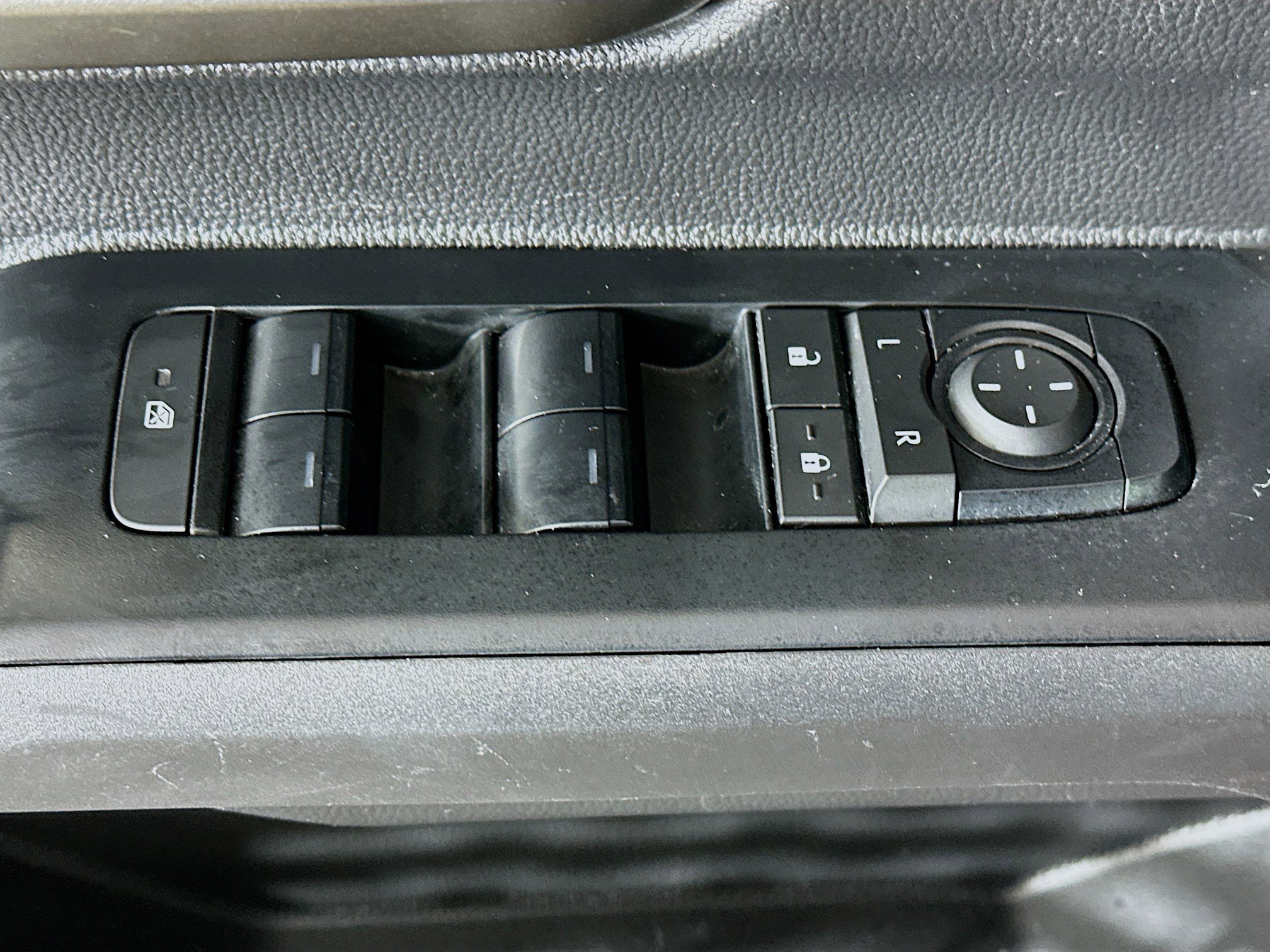 Used 2025 Toyota Tacoma TRD Off-Road image 15