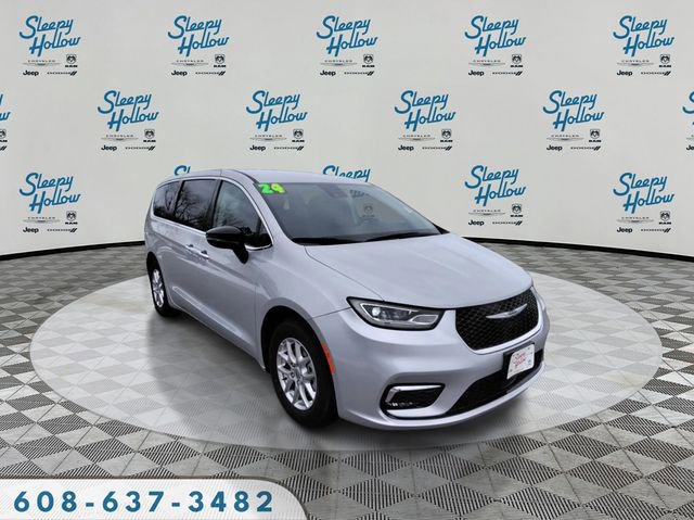 Used 2024 Chrysler Pacifica Touring-L image 3