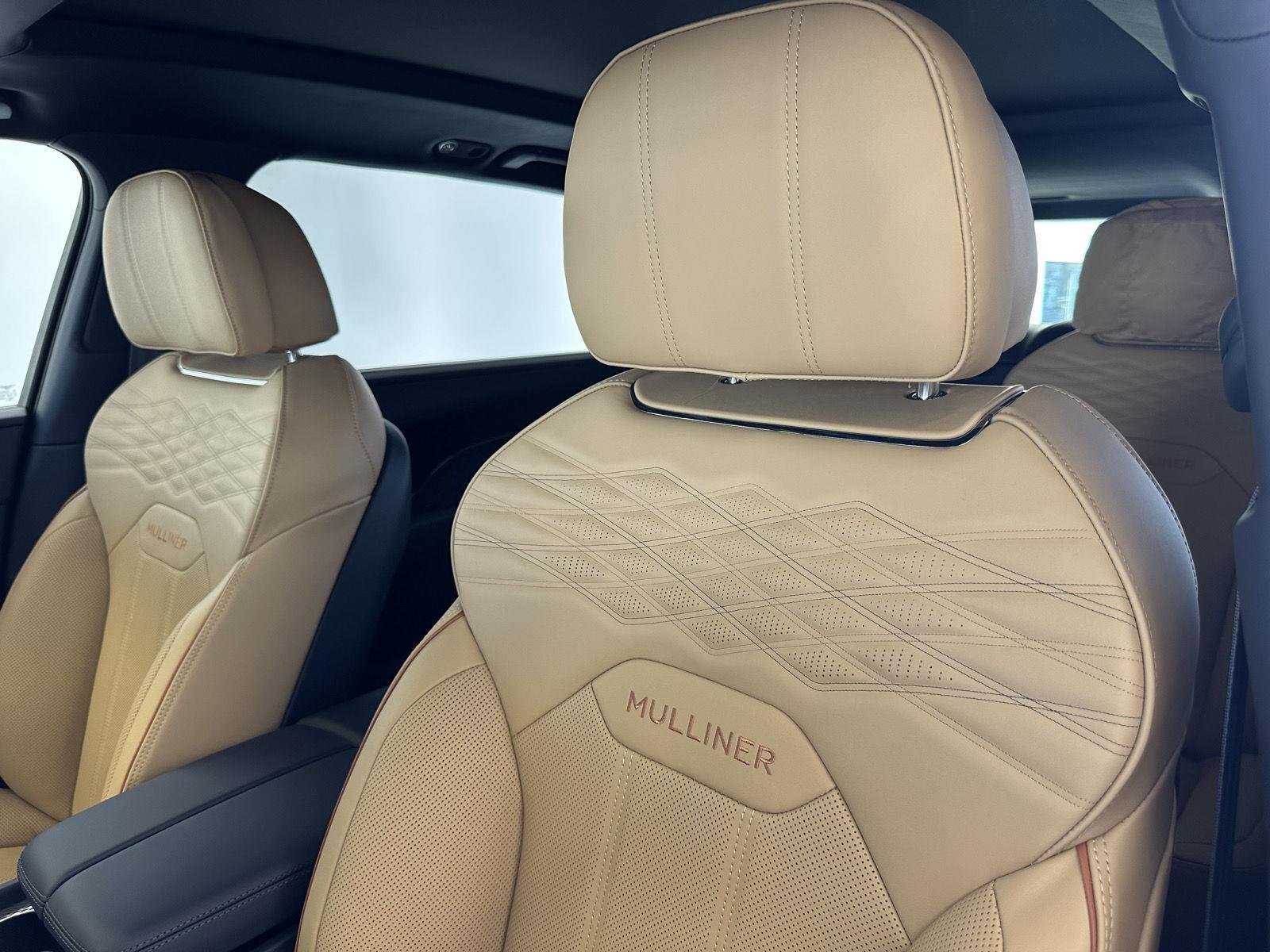 New 2026 Bentley Bentayga Extended Wheelbase AWD/4WD image 15