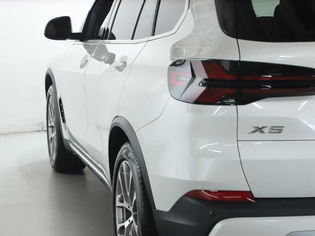 Used 2025 BMW X5 xDrive40i AWD/4WD image 44