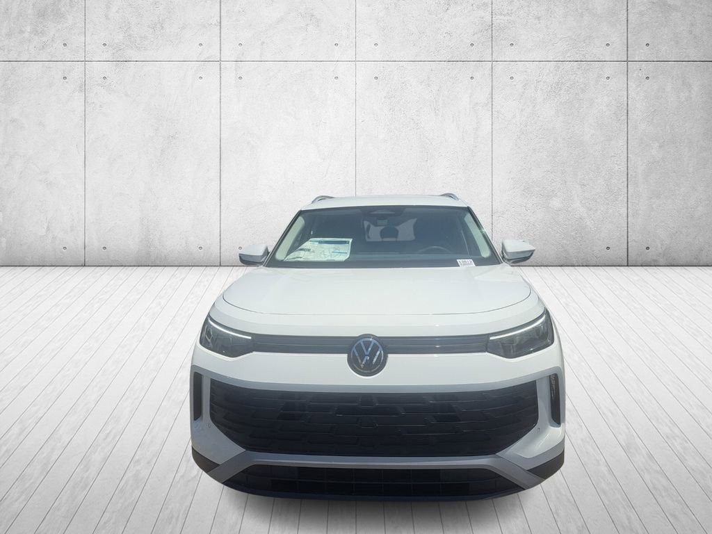 Used 2025 Volkswagen Tiguan S image 2