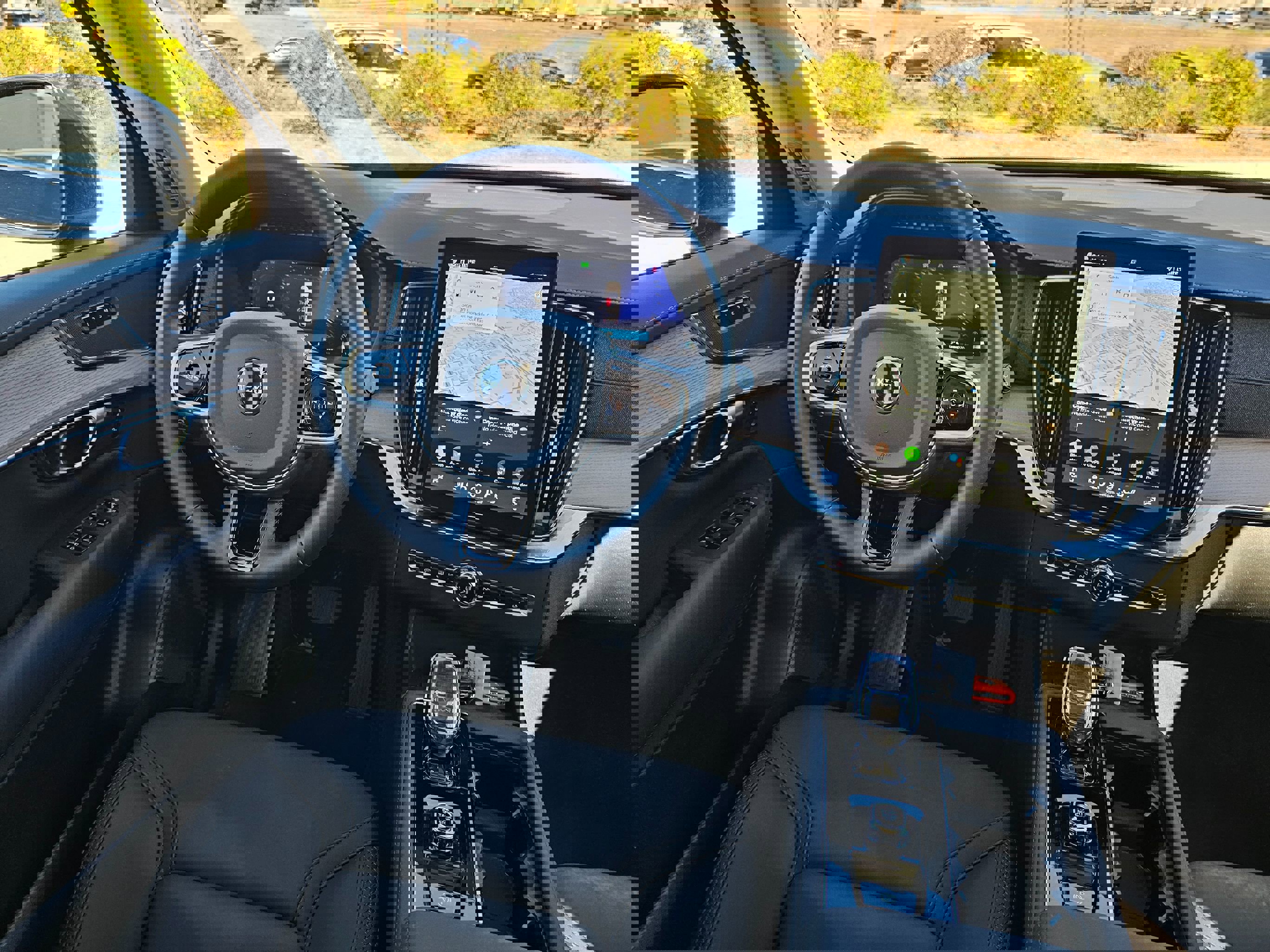 Used 2025 Volvo XC90 B6 Plus image 26