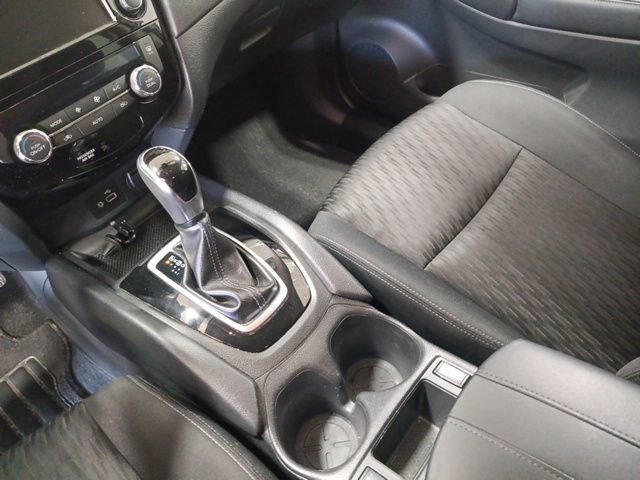 Used 2019 Nissan Rogue SV image 15
