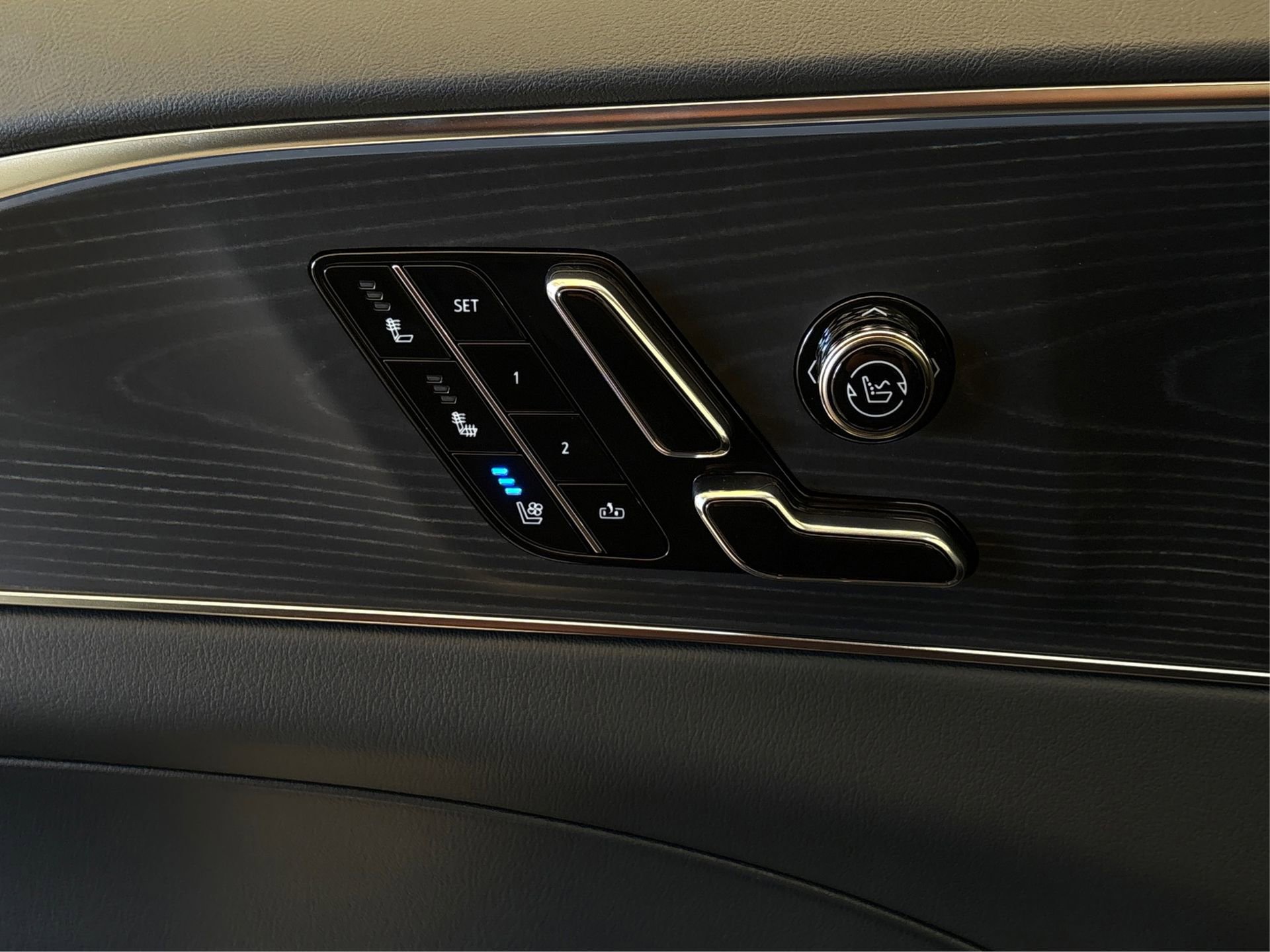 Used 2026 Cadillac Lyriq Premium Sport image 32