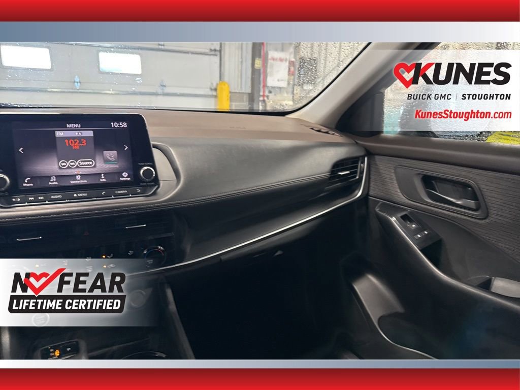 Used 2023 Nissan Rogue S image 40