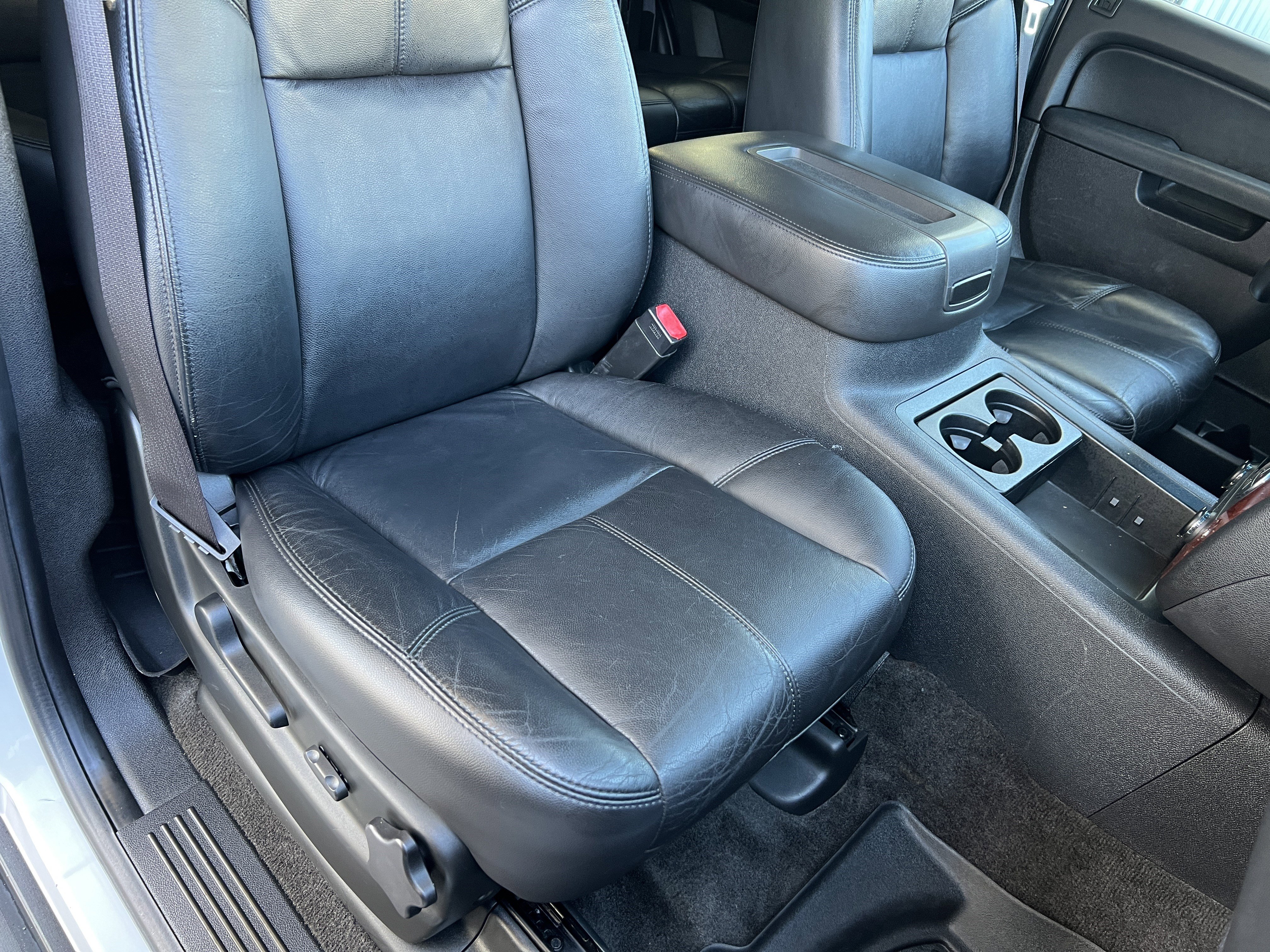 Used 2010 Chevrolet Tahoe LT image 25