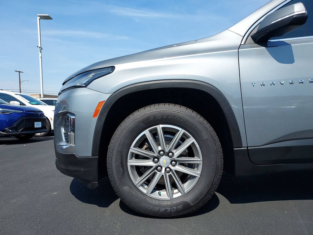 Used 2023 Chevrolet Traverse LT FWD image 16