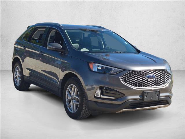 Used 2024 Ford Edge SEL w/ Convenience Package AWD/4WD image 3