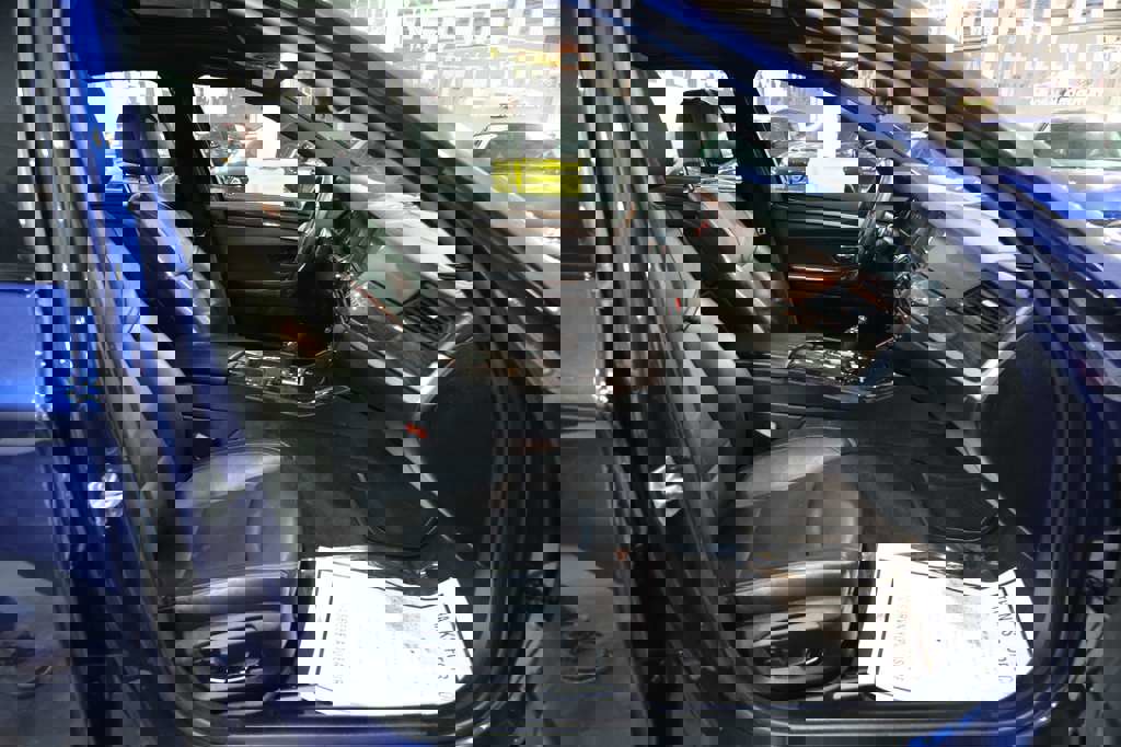 Used 2016 BMW 550i xDrive Sedan image 33