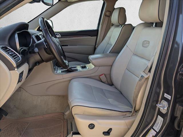 Used 2017 Jeep Grand Cherokee Overland w/ Jeep Active Safety Group image 17