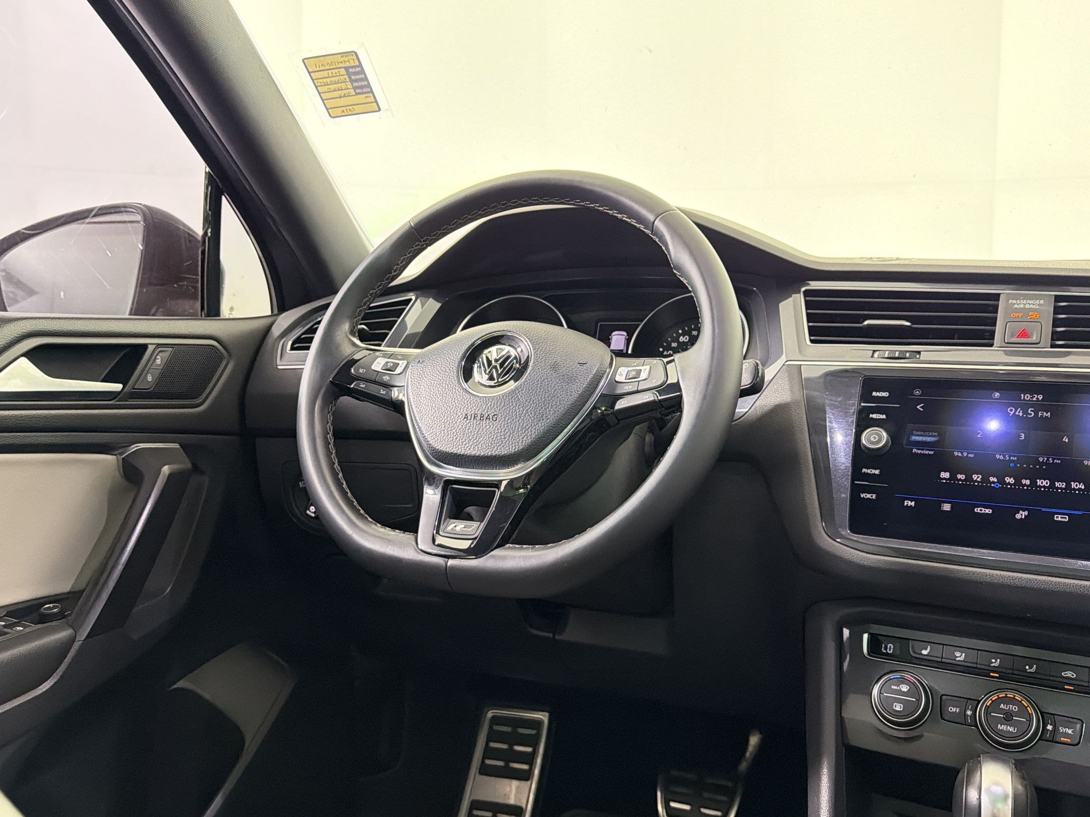 Used 2021 Volkswagen Tiguan SE R-Line FWD image 27