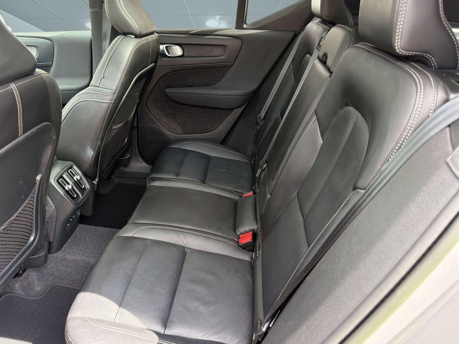 Certified 2023 Volvo XC40 B4 Plus w/ Protection Package Premier FWD image 14
