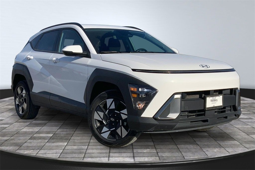 Used 2025 Hyundai Kona SEL image 3