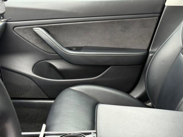 Used 2019 Tesla Model 3 Mid Range image 9