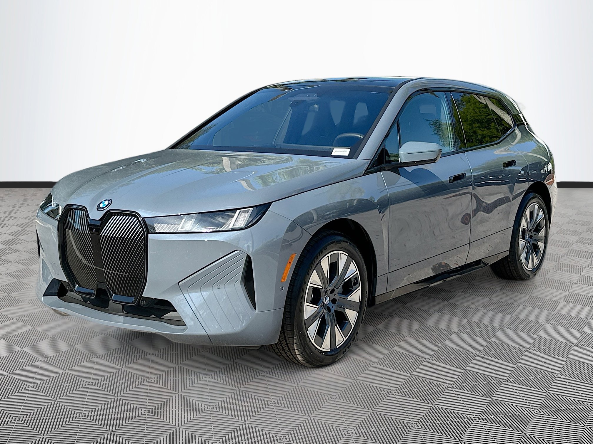 New 2026 BMW iX xDrive60 image 3
