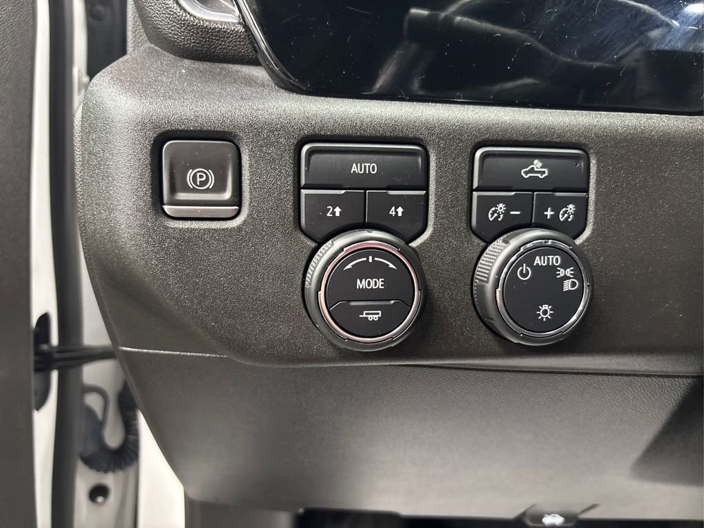 Used 2023 Chevrolet Silverado 1500 LT image 38