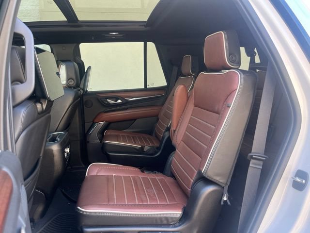 Used 2023 GMC Yukon Denali Ultimate AWD/4WD image 12