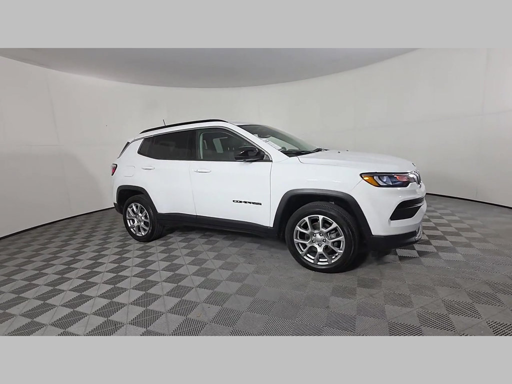 Used 2022 Jeep Compass Latitude AWD/4WD image 49