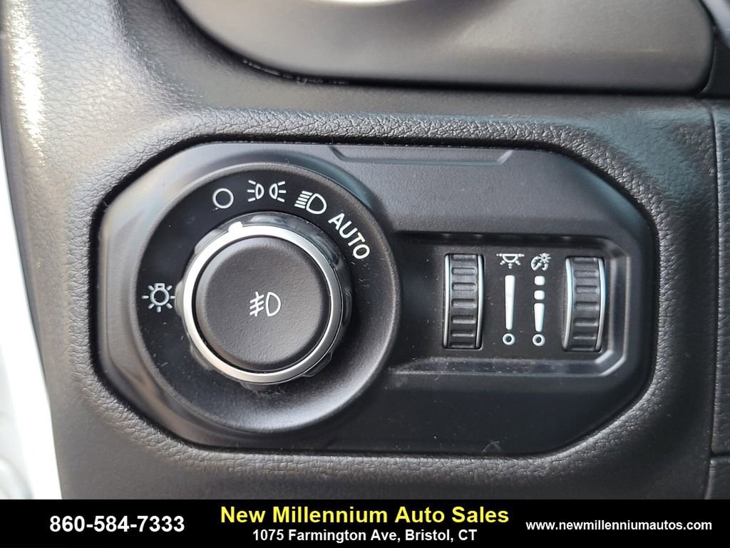 Used 2019 Jeep Wrangler Unlimited Sahara image 21