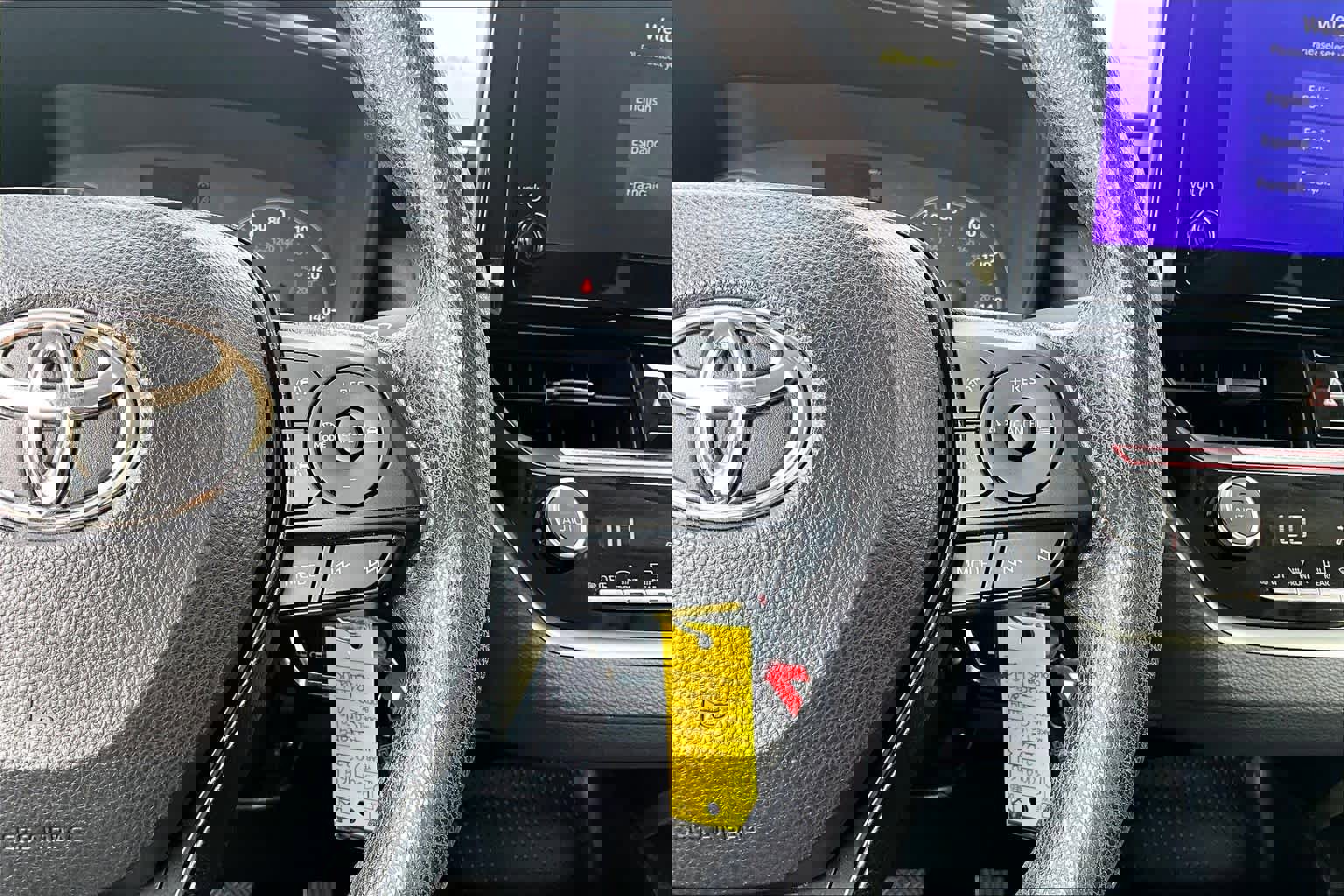 Used 2023 Toyota Corolla LE image 24