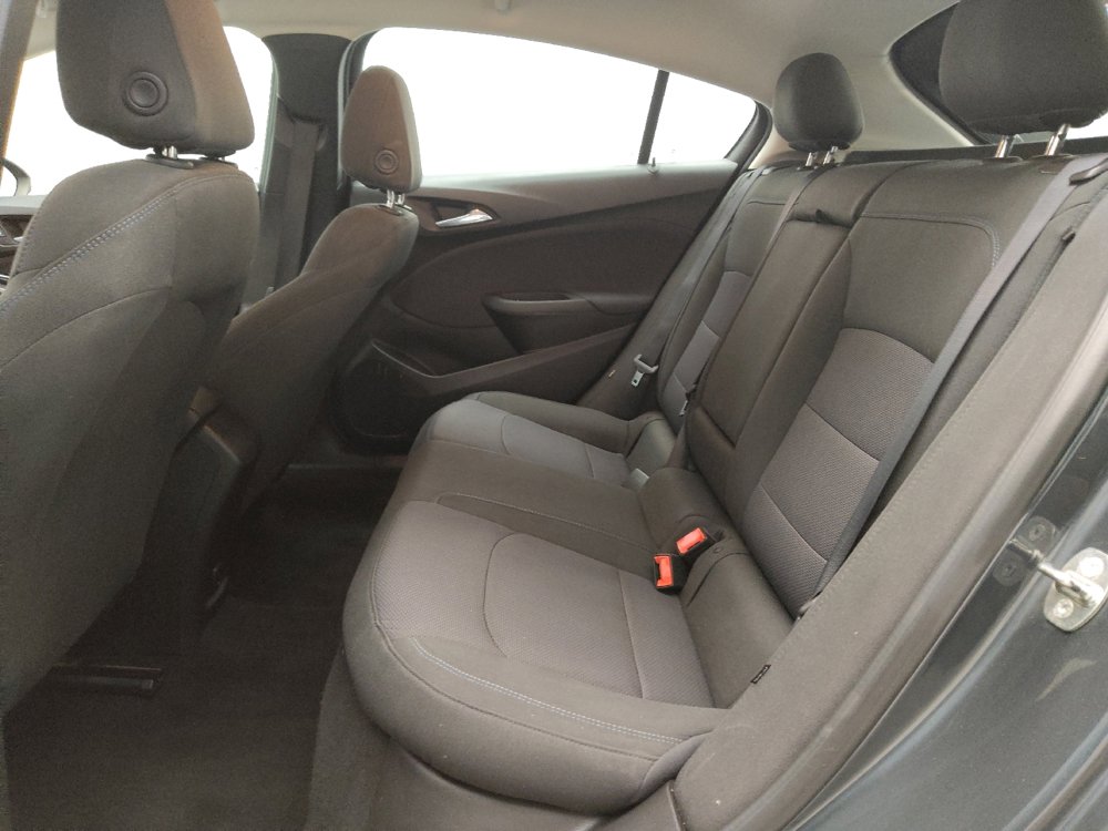 Used 2018 Chevrolet Cruze LT image 18