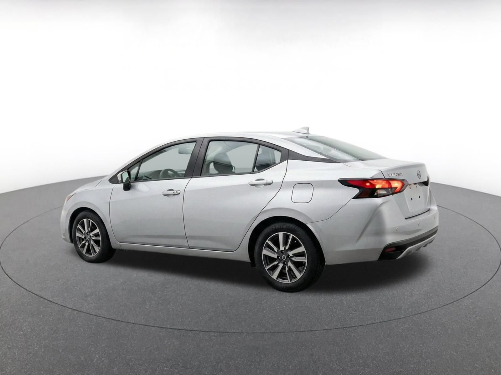 Used 2025 Nissan Versa SV FWD image 7
