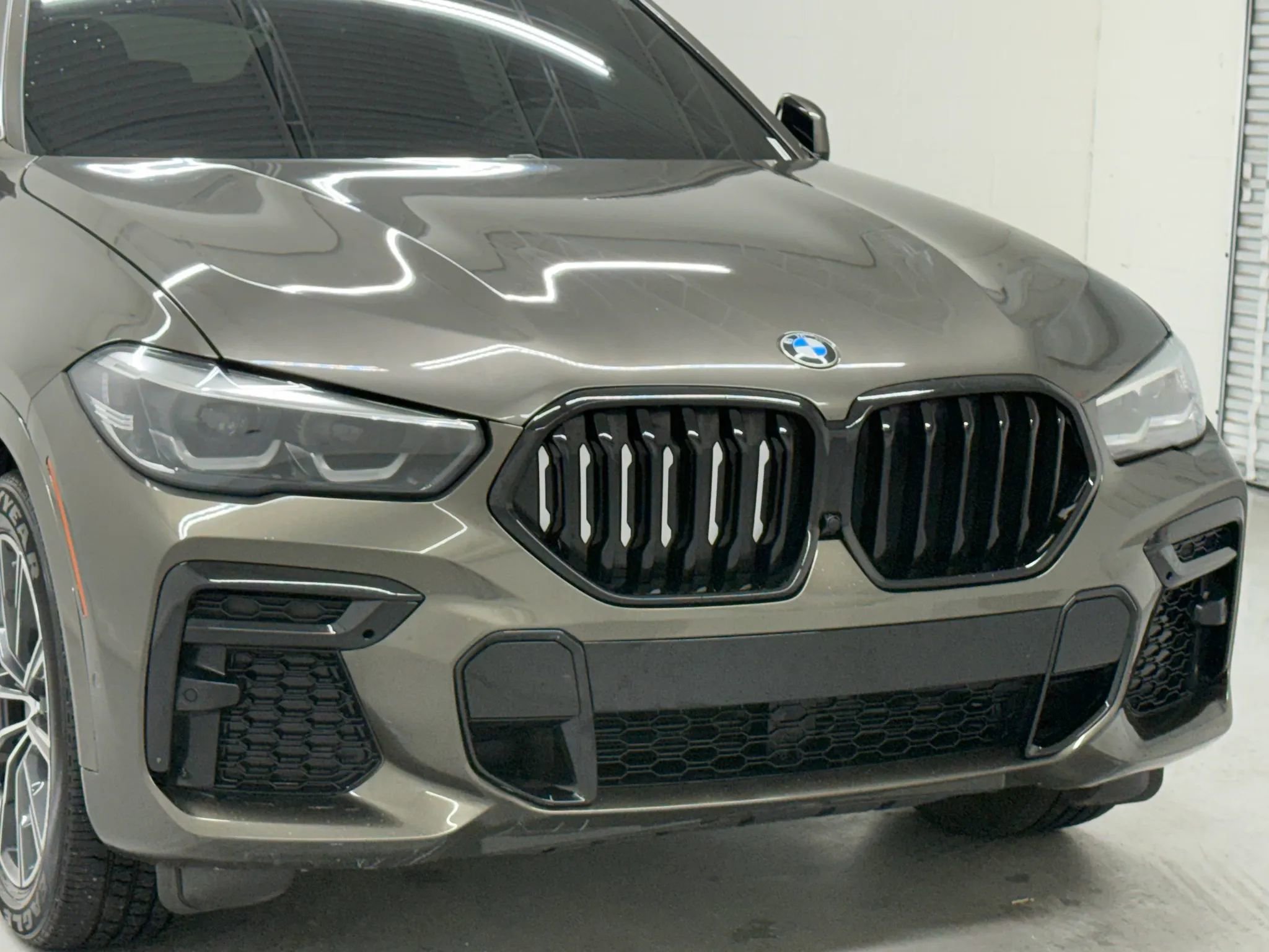 Used 2023 BMW X6 xDrive40i w/ M Sport Package image 44