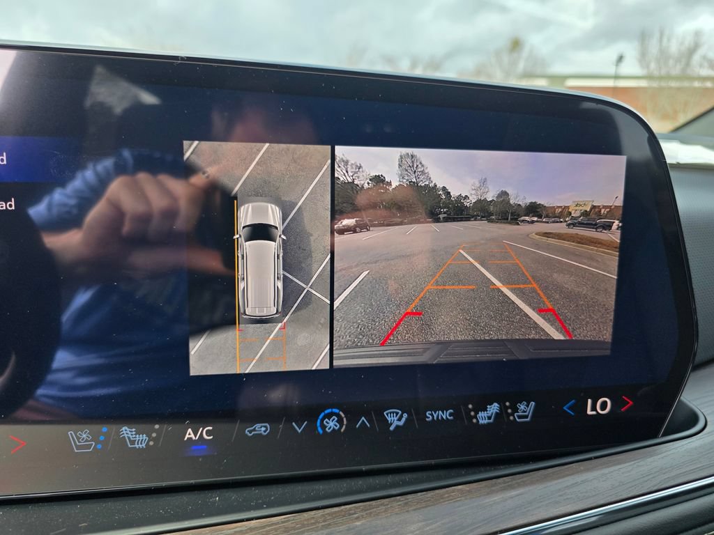 New 2026 Chevrolet Suburban Premier RWD image 17