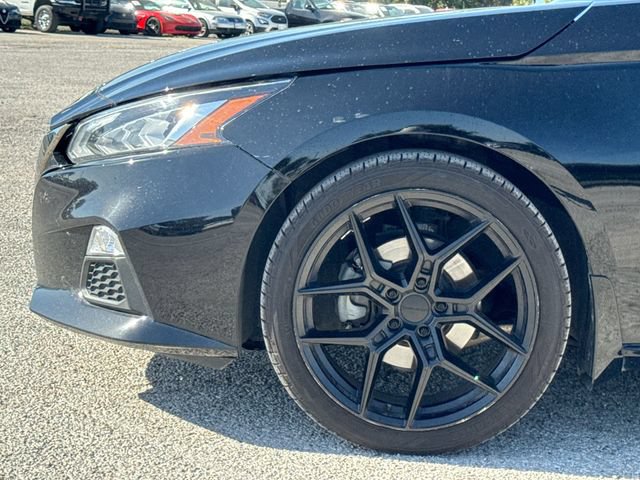 Used 2020 Nissan Altima 2.5 SR w/ Premium Package FWD image 10