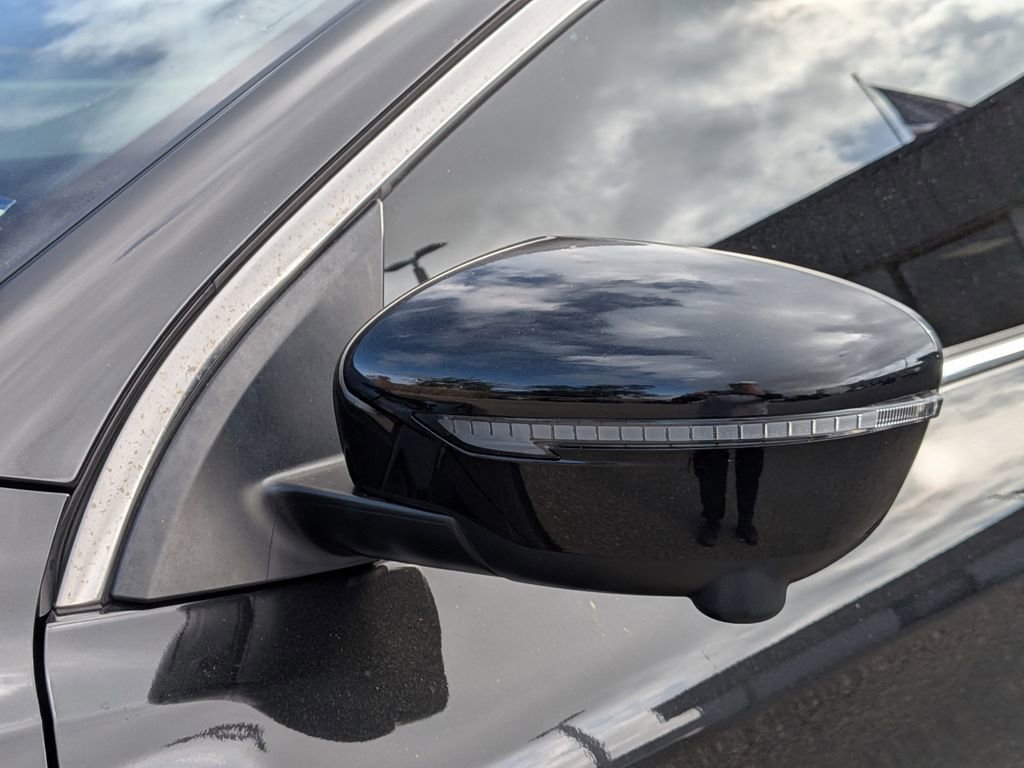 Used 2022 Nissan Rogue Sport SL w/ Premium Package image 12