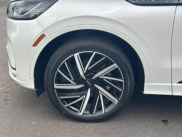 New 2026 Lincoln Aviator Black Label w/ Jet Appearance Package AWD/4WD image 12