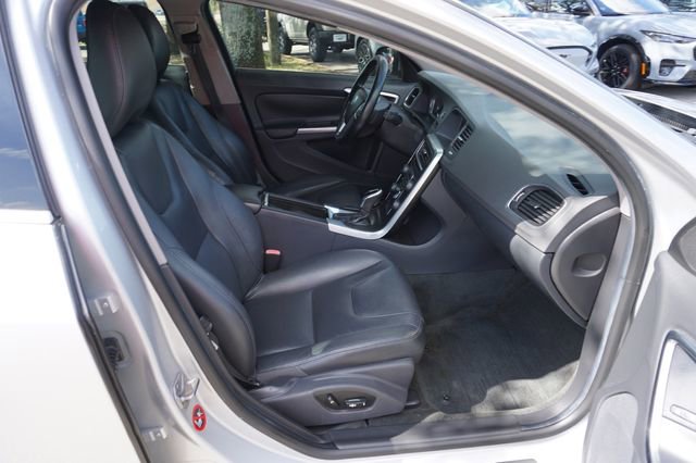 Used 2015 Volvo V60 T5 Premier image 3