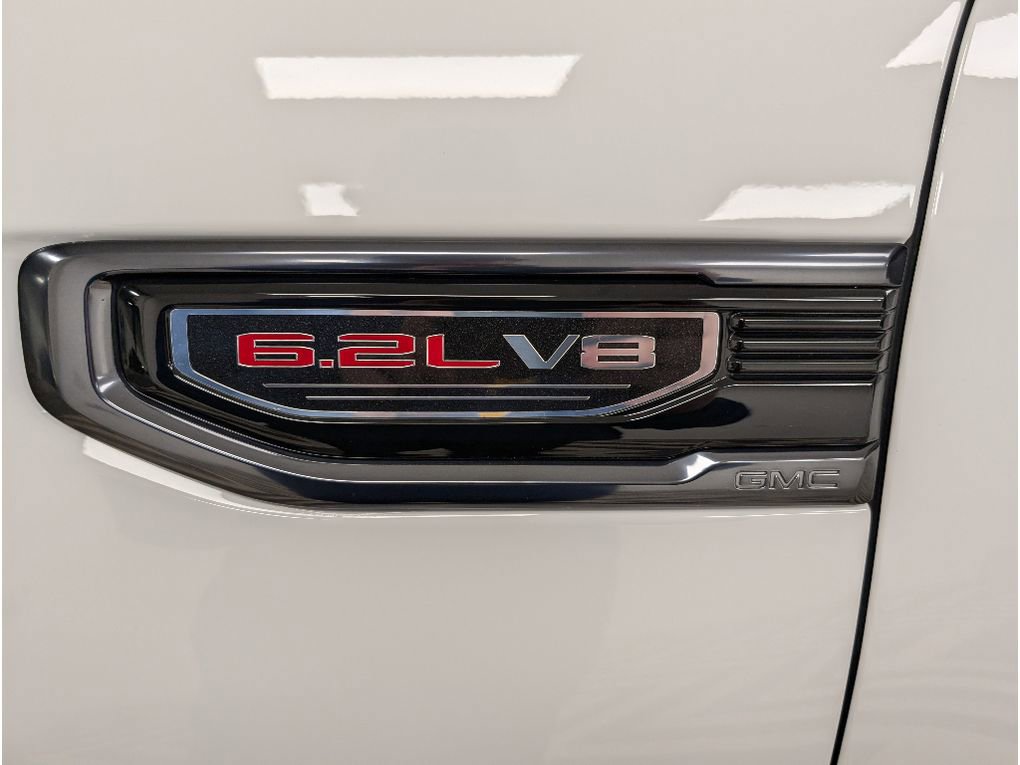 Used 2023 GMC Sierra 1500 AT4 w/ Technology Package AWD/4WD image 6