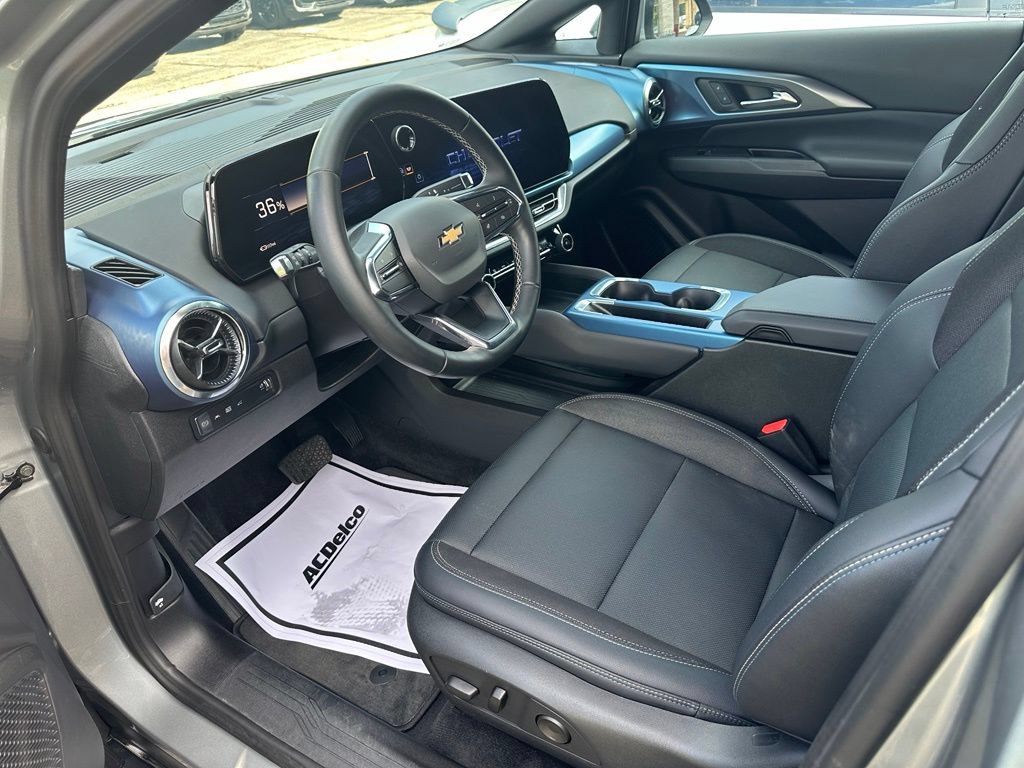 Certified 2024 Chevrolet Equinox EV LT FWD image 10
