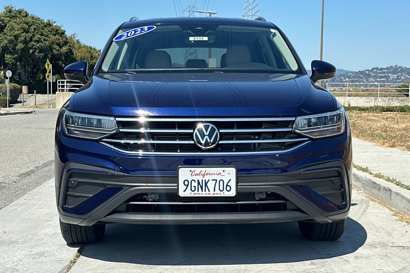 Used 2023 Volkswagen Tiguan SE FWD image 9