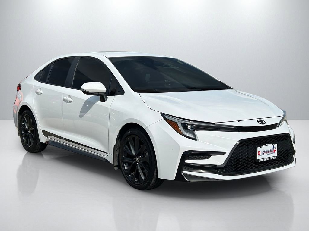 Used 2024 Toyota Corolla SE FWD image 3