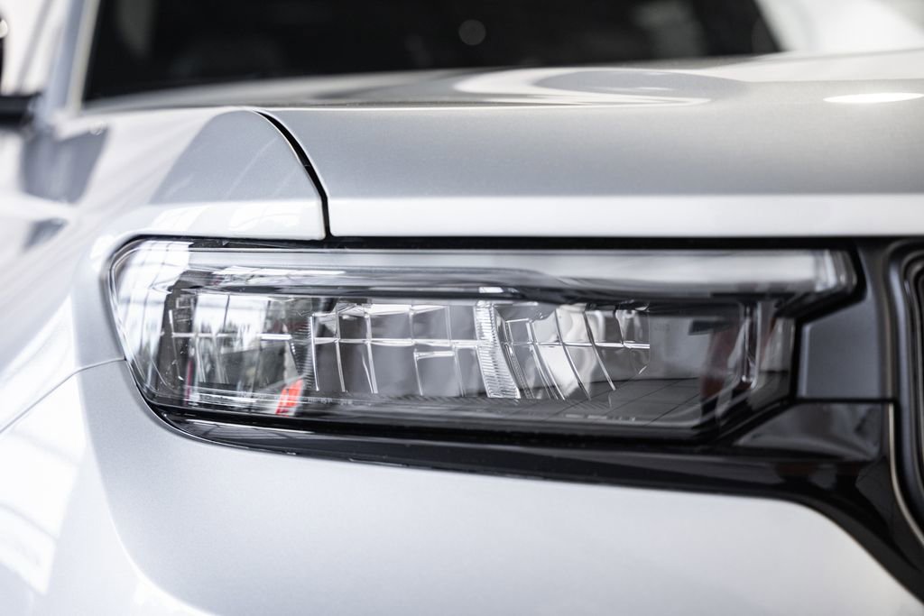 New 2025 Jeep Grand Cherokee L Limited w/ Luxury Tech Group II image 13