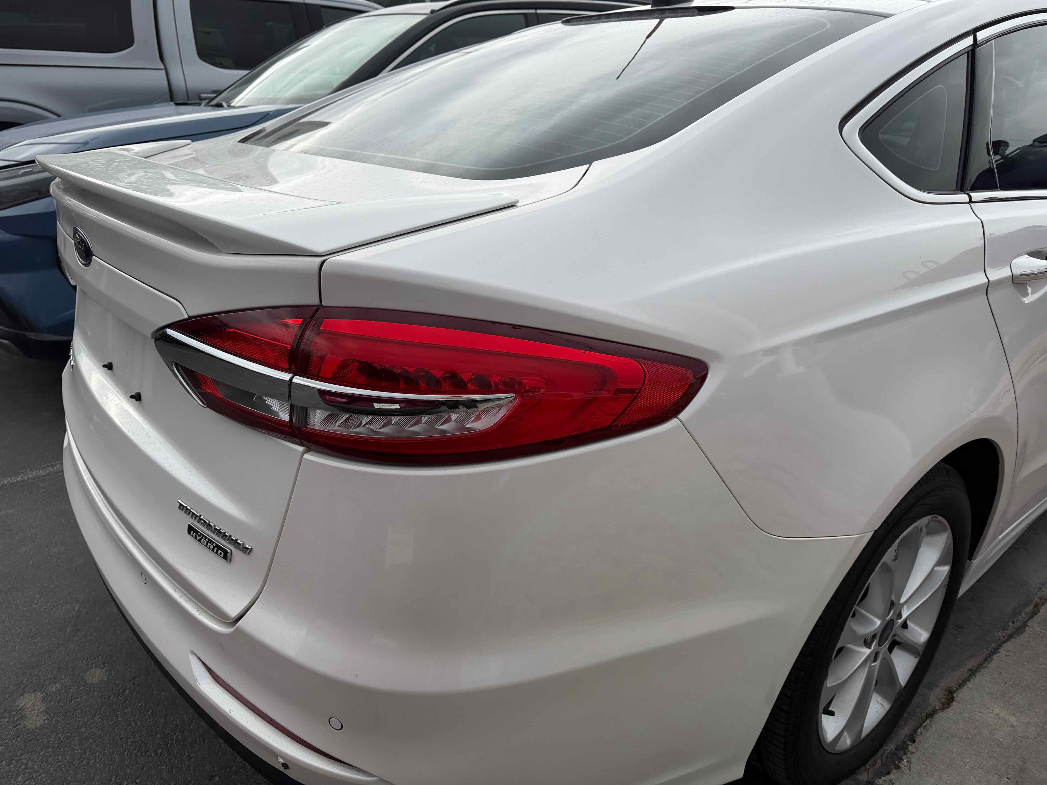 Used 2020 Ford Fusion Energi Titanium image 9