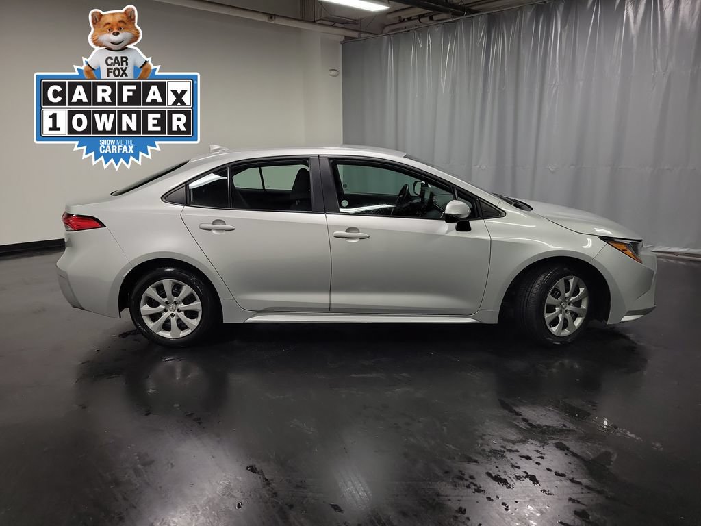 Used 2025 Toyota Corolla LE FWD image 9