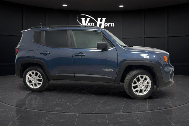 Used 2022 Jeep Renegade Latitude AWD/4WD image 8